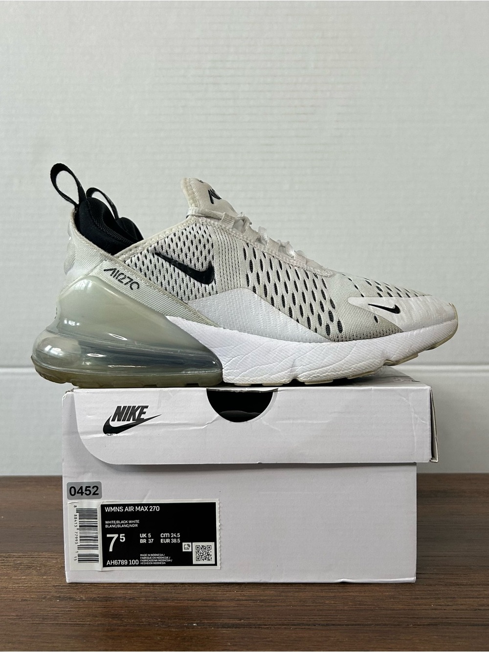 Nike Air Max 270 White Black Women's 7.5